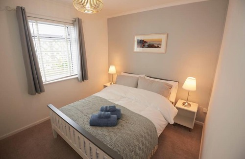 Goldsithney House | 3-Bedroom bungalow with parking, Goldsithney, Penzance, Cornwall