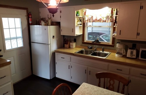 Boone House | 3 Bedroom Cabin, newly renovated.