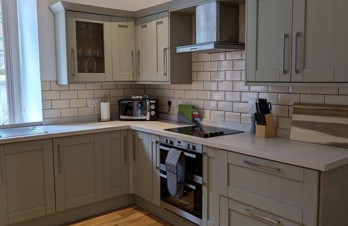 Penrhyndeudraeth House | 3 Bedroom Chapel with Country Views