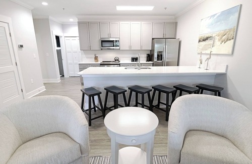 Bald Head Island Condo | 3 Bedroom Condo in Central Business District BHI- Deep Blue