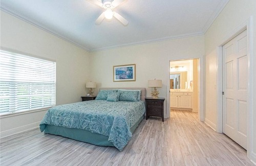 Boulevard Village and Tennis Condo | 3 Bedroom Condo 431208 by Houzlet