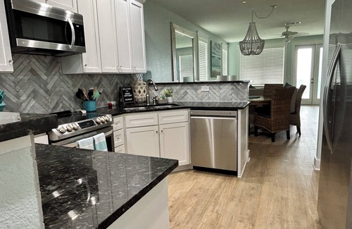 Red Fish Cove Condo | 3-bedroom condo beachfront view beachfront view of the Texas Gulf Coast