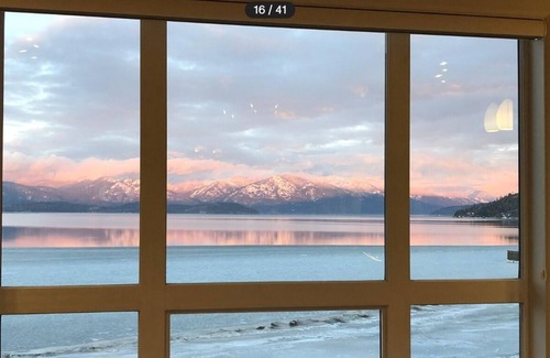 Sandpoint Condo | 3-bedroom condo steps to Sandpoint City Beach Park and Lake Pend Oreille