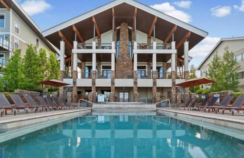 Sandpoint Condo | 3-bedroom condo steps to Sandpoint City Beach Park and Lake Pend Oreille