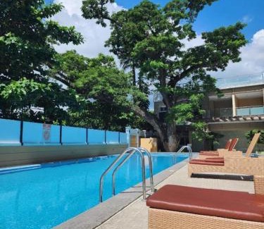 Lahug Apartment | 3 Bedroom Condo Unit with FREE vehicle at The Padgett Suites