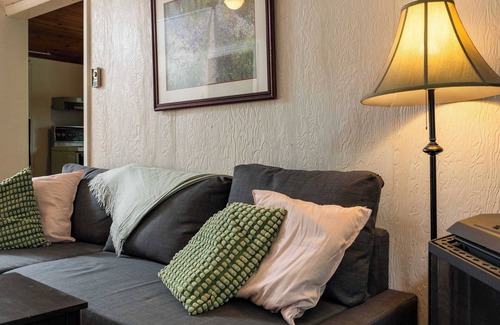 Tay Valley Cabin | 3-Bedroom Cottage #1 "Hamilton"