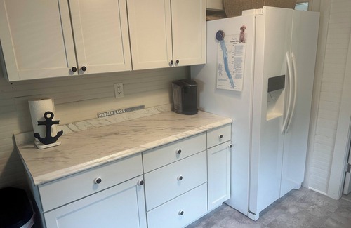 Town of Owasco Cottage | 3 Bedroom Cottage on Owasco Lake. Eastside and Pet Friendly!