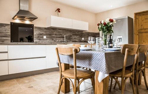 Cabrerolles House | 3 Bedroom Cozy Home In Cabrerolles