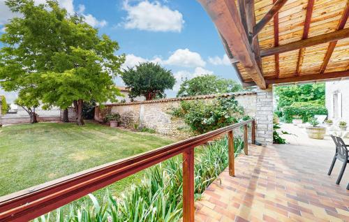 Ligne House | 3 Bedroom Cozy Home In Ligné