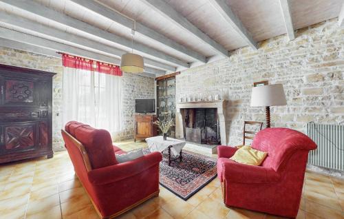 Ligne House | 3 Bedroom Cozy Home In Ligné