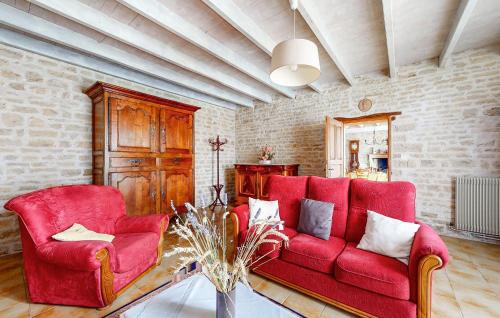Ligne House | 3 Bedroom Cozy Home In Ligné