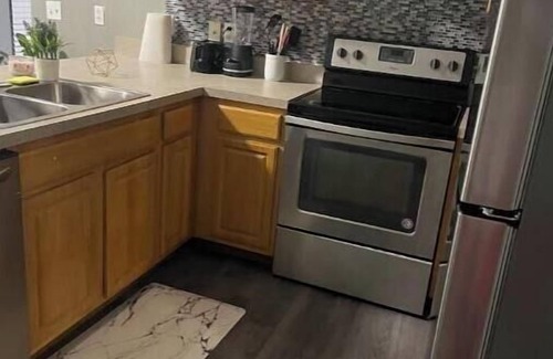 Lexington House | 3 Bedroom Cozy Home
