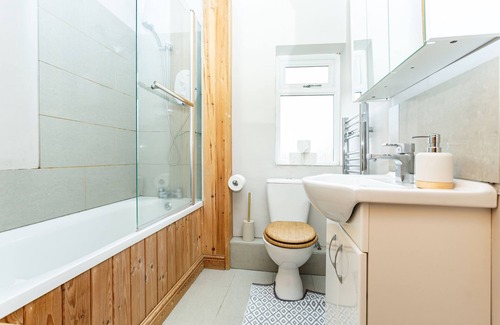 Newark upon Trent House | 3 Bedroom Deluxe Home in Nottingham