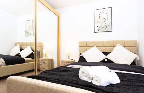 Newark upon Trent House | 3 Bedroom Deluxe Home in Nottingham