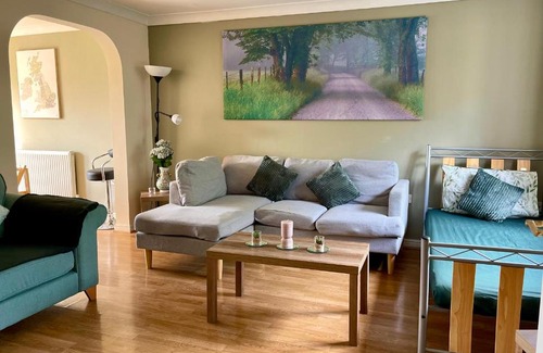 Wellingborough House | 3 Bedroom Detached house Wellingborough