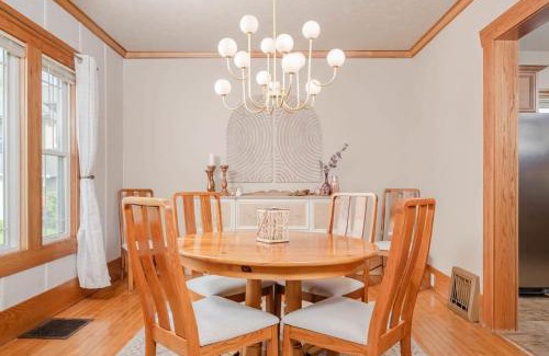 Oshkosh House | 3 Bedroom Family Home - University of Oshkosh