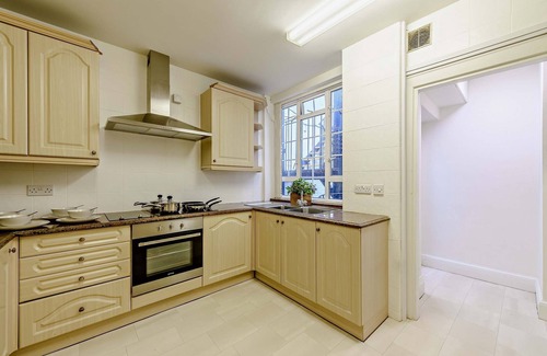 Regent's Park Apartment | 3 Bedroom flat walking distance to Regent's Park