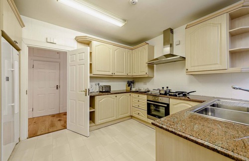 Regent's Park Apartment | 3 Bedroom flat walking distance to Regent's Park