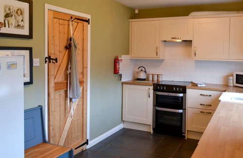 Newcastle-upon-Tyne Cottage | 3 bedroom accommodation in East Holywell, near Whitley Bay