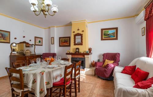 Iznajar House | 3 Bedroom Gorgeous Home In Iznájar