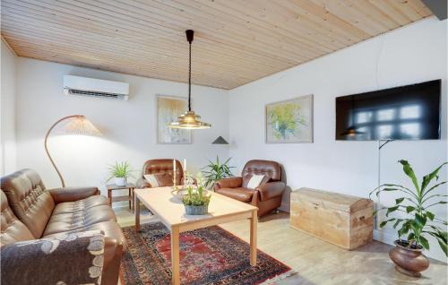 Lem House | 3 Bedroom Gorgeous Home In Lem St