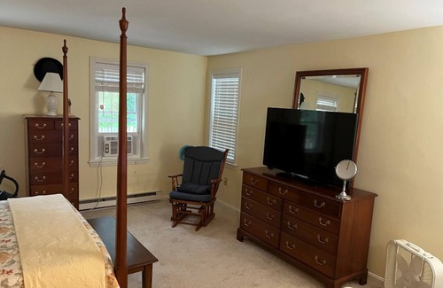 Teaticket House | 3 Bedroom Home 1.5 mile to beaches, downtown Falmouth & 3 miles to golf