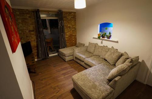 Ipswich House | 3 Bedroom home by Ipswich docks.
