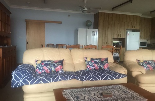 Greenwell Point House | 3 Bedroom house, right on the river, own private jetty