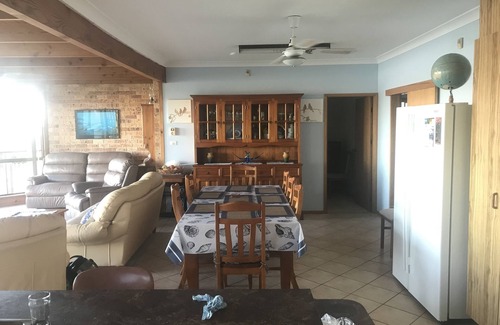 Greenwell Point House | 3 Bedroom house, right on the river, own private jetty