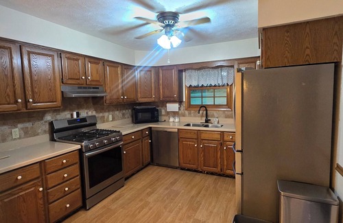 Edgewood House | 3-bedroom house, Country living 2 minutes from Downtown Ashtabula