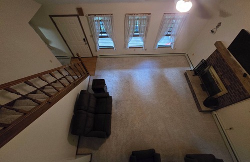 Edgewood House | 3-bedroom house, Country living 2 minutes from Downtown Ashtabula