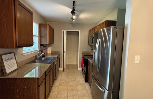 Ocean Springs House | 3-bedroom house in awesome Ocean Springs with WiFi, AC
