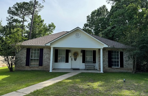 Ocean Springs House | 3-bedroom house in awesome Ocean Springs with WiFi, AC