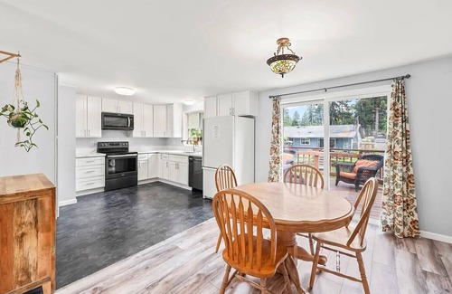 Puyallup House | 3-bedroom house in charming Puyallup with WiFi access