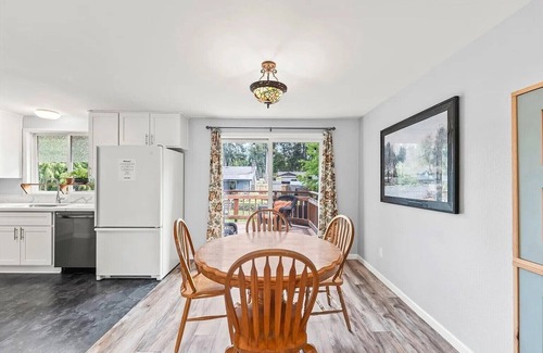 Puyallup House | 3-bedroom house in charming Puyallup with WiFi access