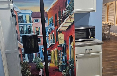 Laurel House | 3-bedroom house in enjoyable Laurel with WiFi, AC