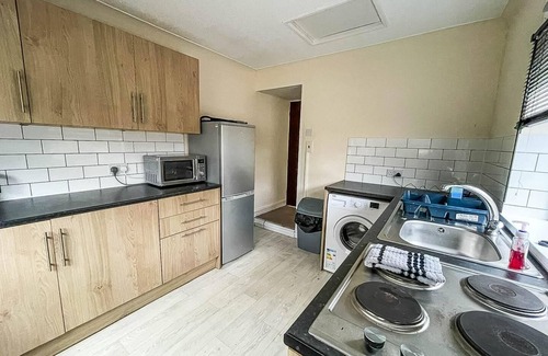 Hull House | 3 bedroom house in Hull, sleeps 8 ref 99588SB