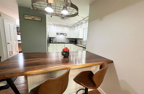 Belgrade House | 3-bedroom house in lovely Belgrade with AC, WiFi. Minutes from Long Pond!