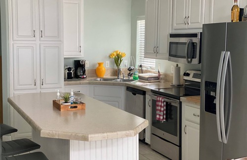 Pine Channel Estates House | 3-bedroom house in Lower Keys with Hot Tub, Sleeps 10+, Pet Freindly
