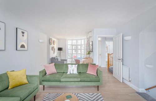Cambridge City Centre House | 3 Bedroom Jesus Green Townhouse with Parking