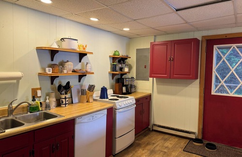 Hadley Cabin | 3 Bedroom Lakefront cabin with large dock - NO crossing road to get to the lake!