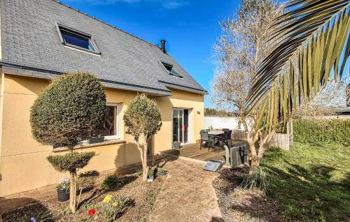 Saint-Pabu House | 3 Bedroom Lovely Home In Saint-Pabu