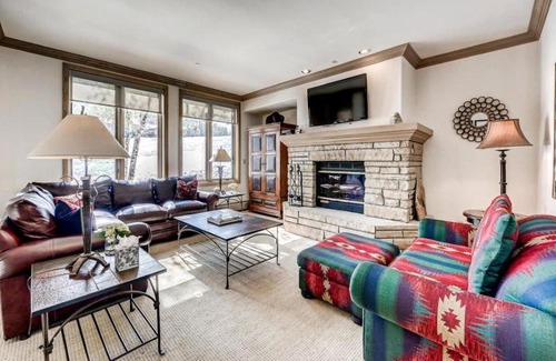 Highlands Townhomes Apartment | 3 Bedroom Luxury Ski-Inski-Out Condo At Highlands Slopeside Beaver Creek