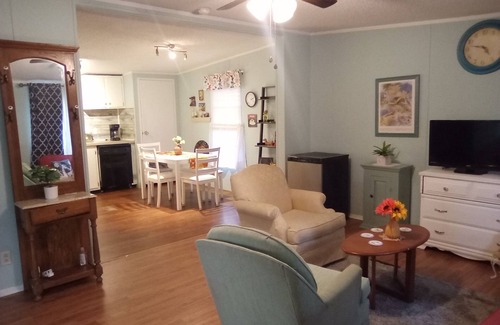 Shell Point House | 3-bedroom mobile home in tranquil Beaufort with WiFi, AC