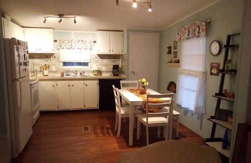 Shell Point House | 3-bedroom mobile home in tranquil Beaufort with WiFi, AC