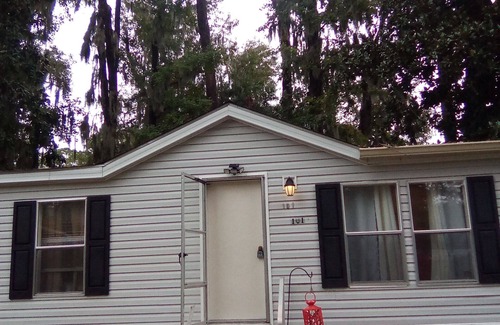 Shell Point House | 3-bedroom mobile home in tranquil Beaufort with WiFi, AC