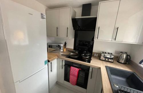 Tunstall House | 3 Bedroom New House Sleeps 5 with FREE Parking&WiFi-B