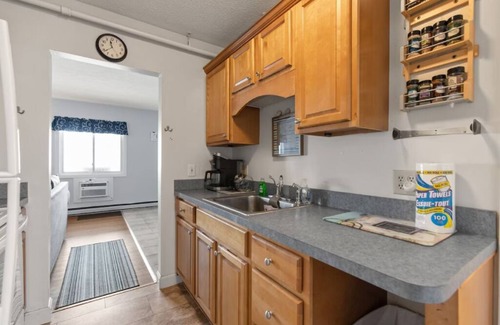 Old Orchard Beach Condo | 3 bedroom ocean view condo at Grandview!