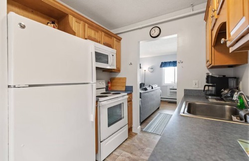 Old Orchard Beach Condo | 3 bedroom ocean view condo at Grandview!