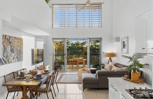 Bongaree Apartment | 3 Bedroom Penthouse-Short Walk to Sandstone Point - QLD